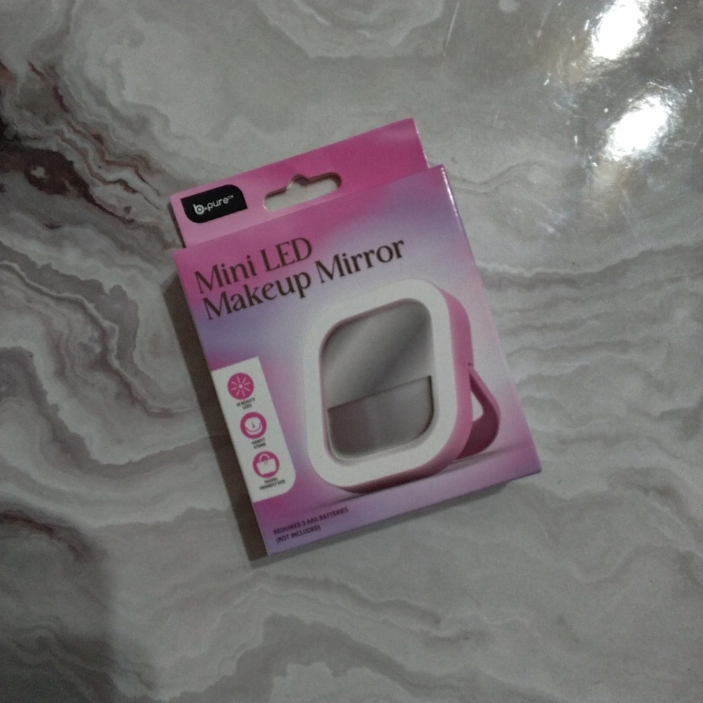 🐆Mini LED Makeup Mirror - Pink - Picture 2 of 3